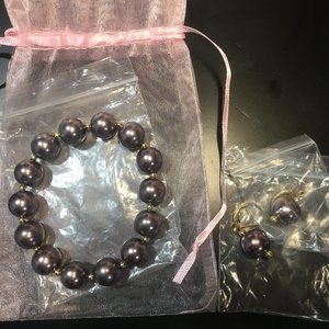 Faux pearl stretch bracelet and earring set